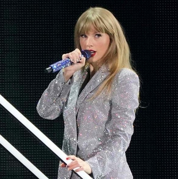 The Man- Taylor Swift Friendship Bracelet - Picture 5 of 5